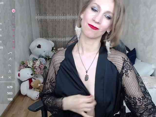 KirstenDesire webcam