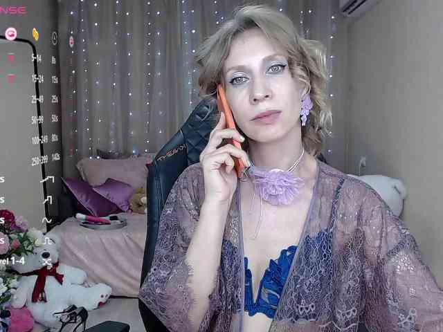 KirstenDesire webcam
