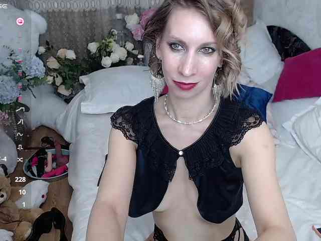 KirstenDesire webcam