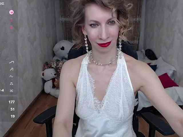KirstenDesire webcam