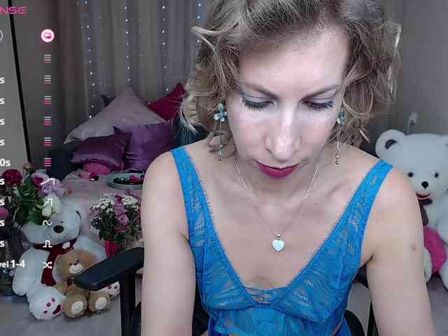 KirstenDesire webcam