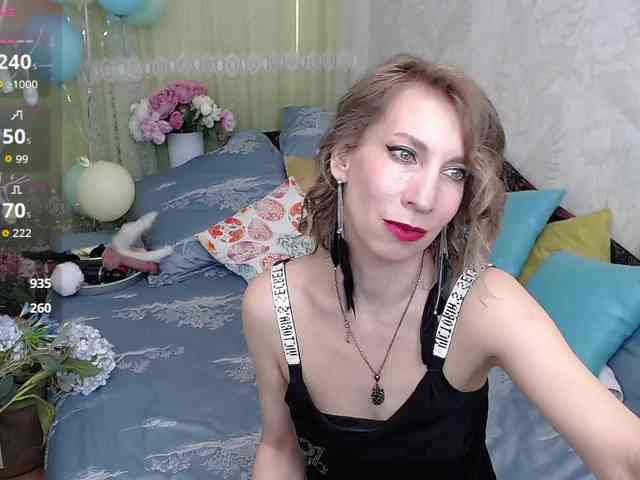 KirstenDesire webcam