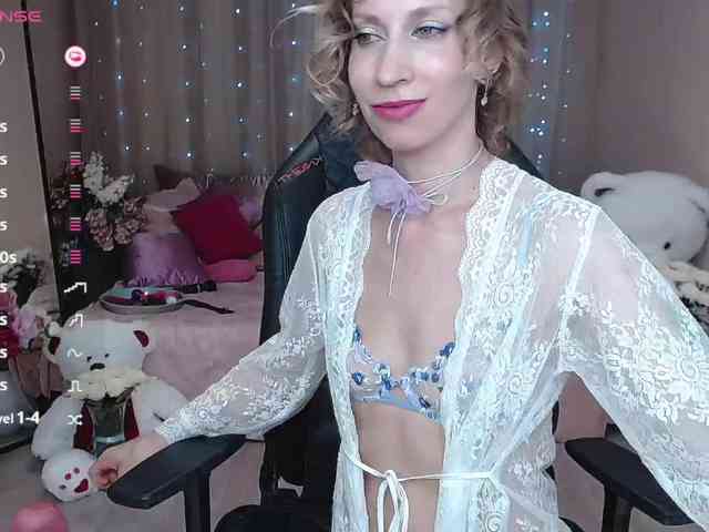 KirstenDesire webcam