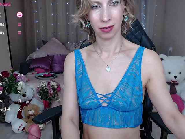 KirstenDesire webcam