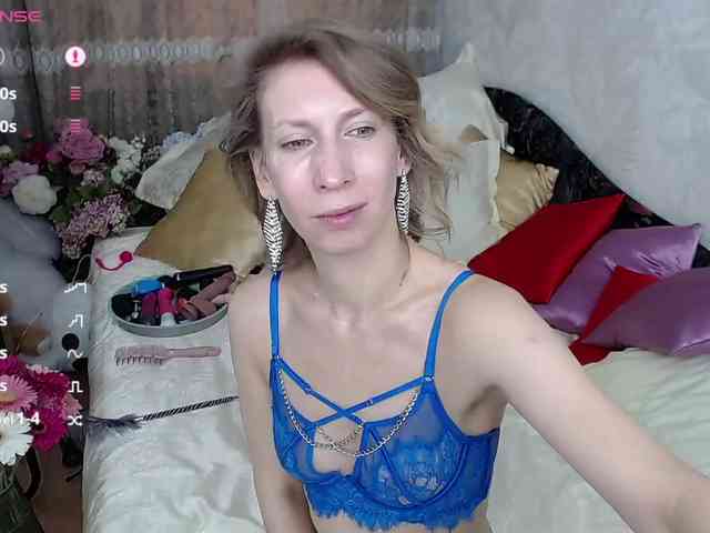 KirstenDesire webcam