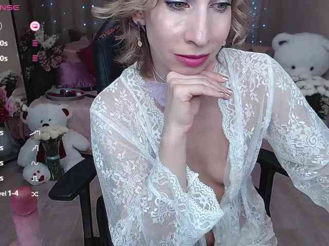KirstenDesire webcam