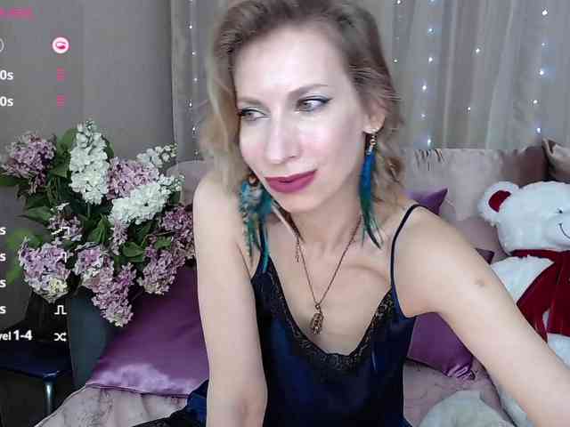 KirstenDesire webcam