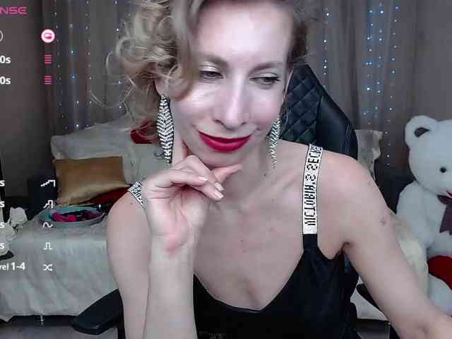KirstenDesire webcam