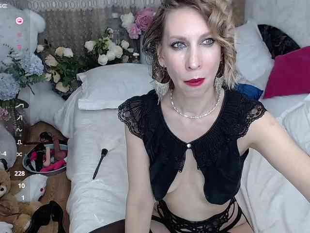 KirstenDesire webcam