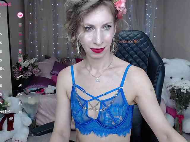 KirstenDesire webcam