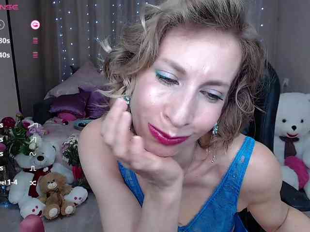 KirstenDesire webcam