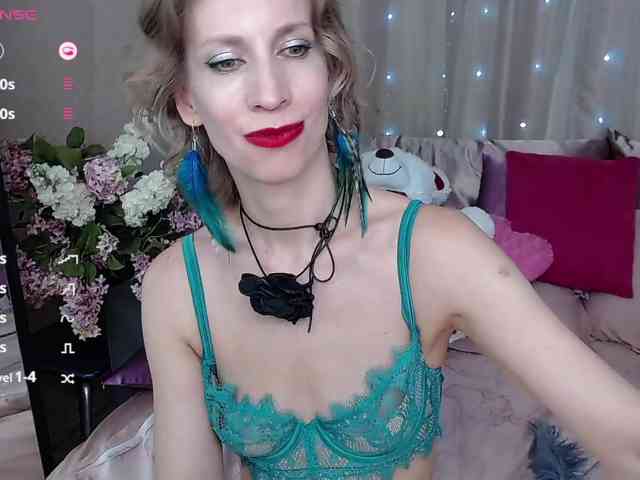 KirstenDesire webcam
