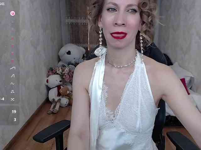 KirstenDesire webcam