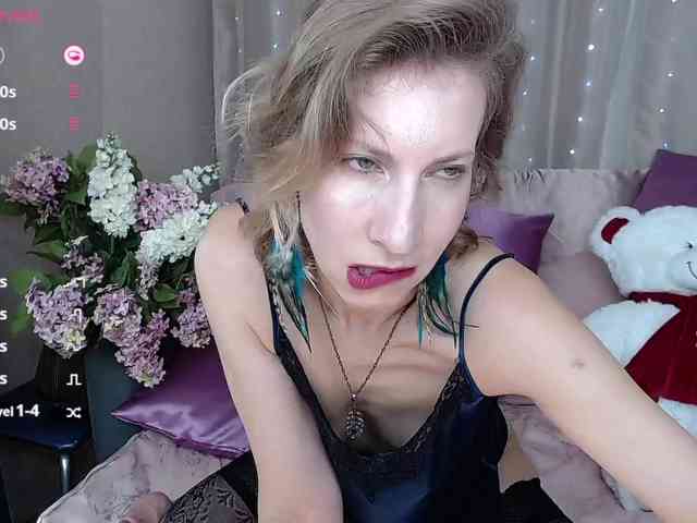 KirstenDesire webcam