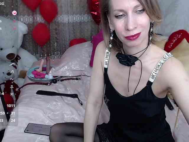KirstenDesire webcam