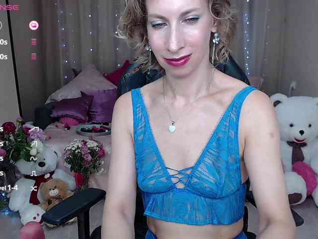 KirstenDesire webcam