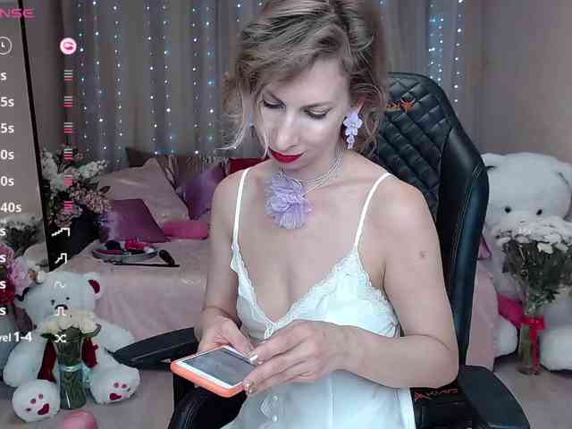 KirstenDesire webcam