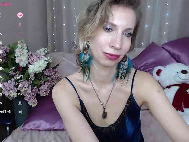 KirstenDesire webcam