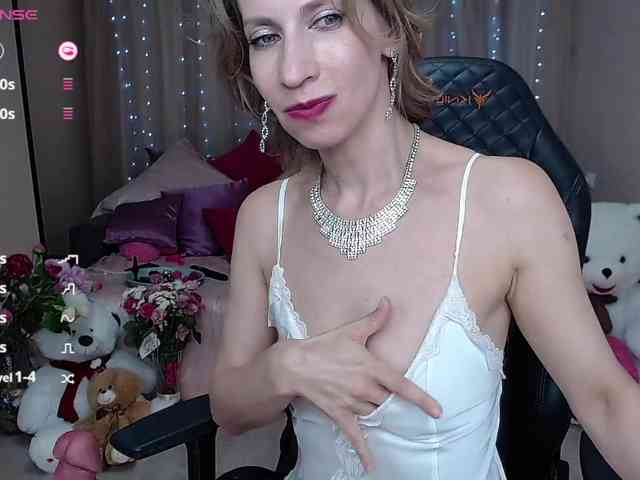 KirstenDesire webcam