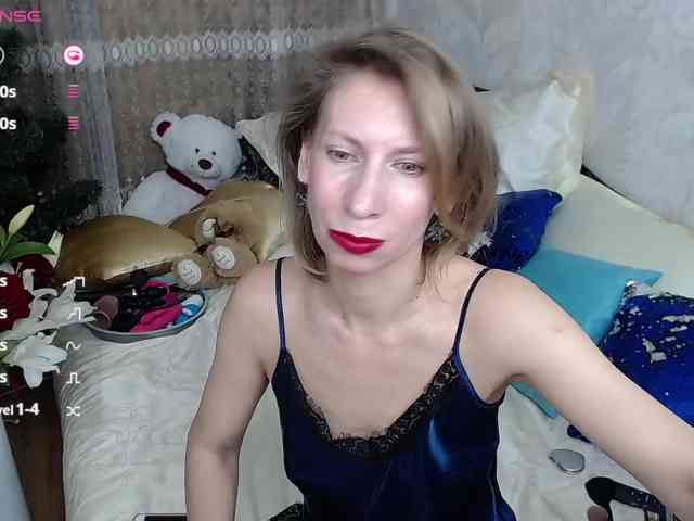 KirstenDesire webcam