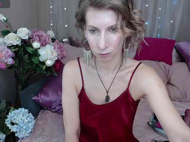 KirstenDesire webcam