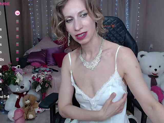 KirstenDesire webcam