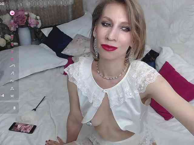 KirstenDesire webcam