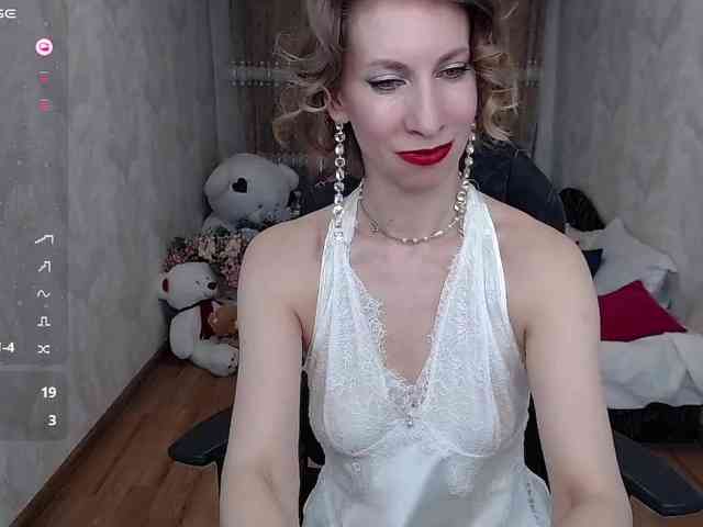 KirstenDesire webcam