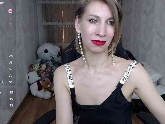 KirstenDesire webcam