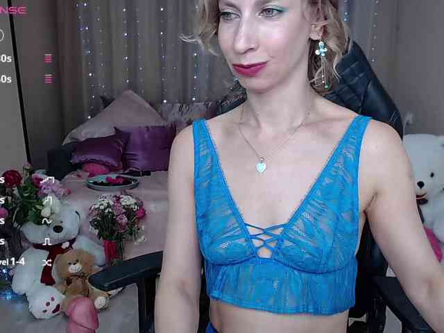 KirstenDesire webcam
