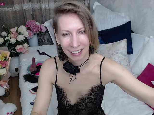 KirstenDesire webcam