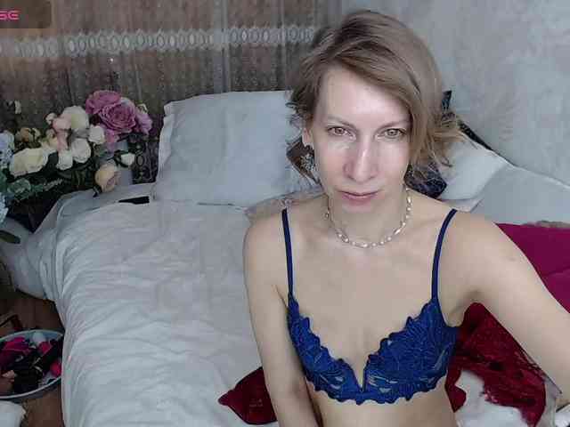 KirstenDesire webcam