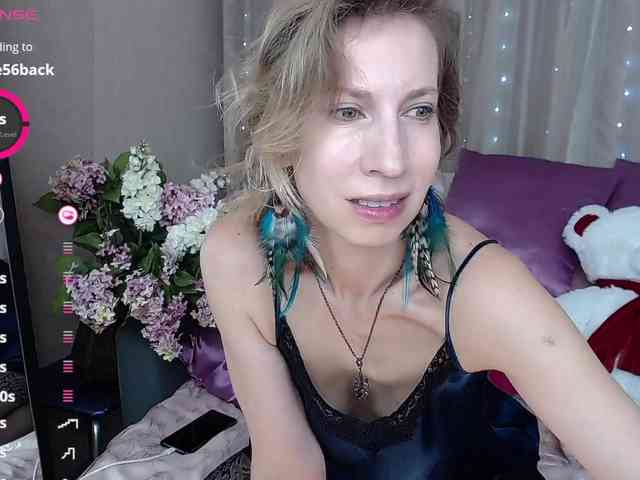 KirstenDesire webcam