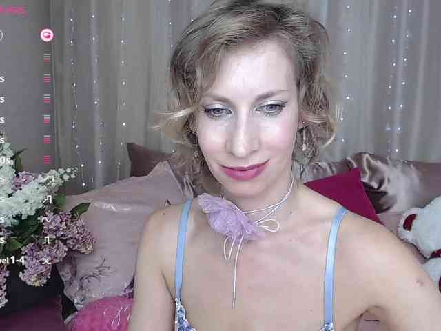 KirstenDesire webcam