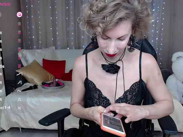 KirstenDesire webcam