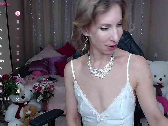 KirstenDesire webcam