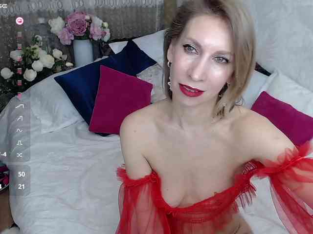 KirstenDesire webcam