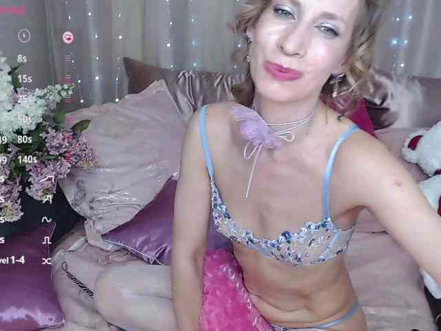 KirstenDesire webcam