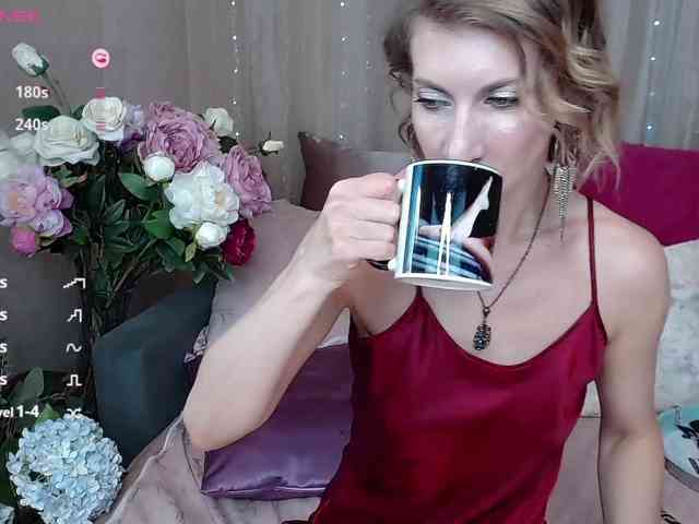 KirstenDesire webcam
