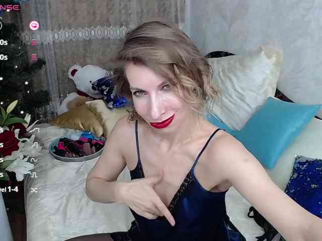 KirstenDesire webcam