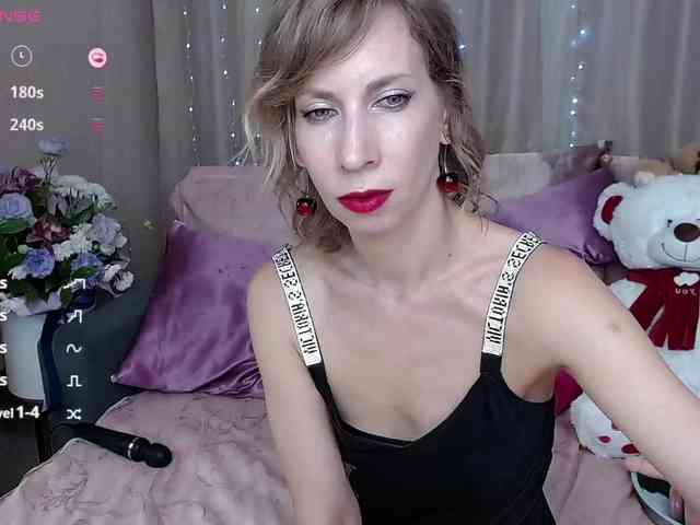 KirstenDesire webcam