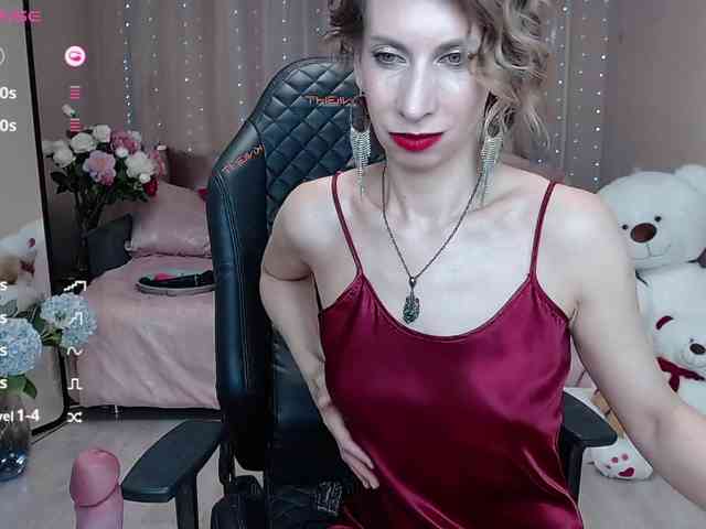 KirstenDesire webcam