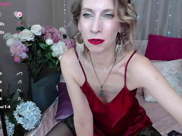 KirstenDesire webcam