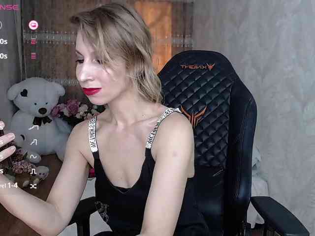 KirstenDesire KirstenDesire