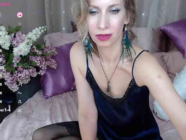 KirstenDesire webcam