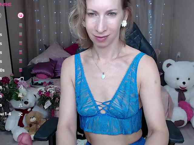 KirstenDesire webcam