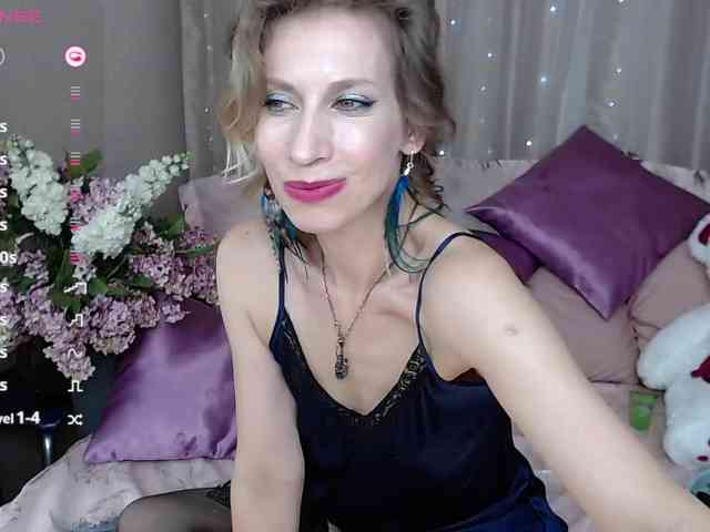 KirstenDesire webcam