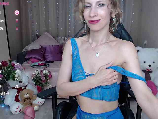 KirstenDesire webcam
