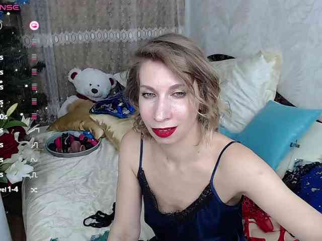 KirstenDesire webcam