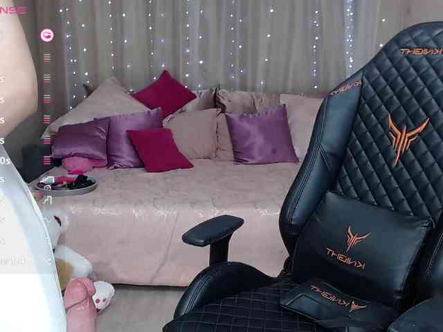 KirstenDesire webcam